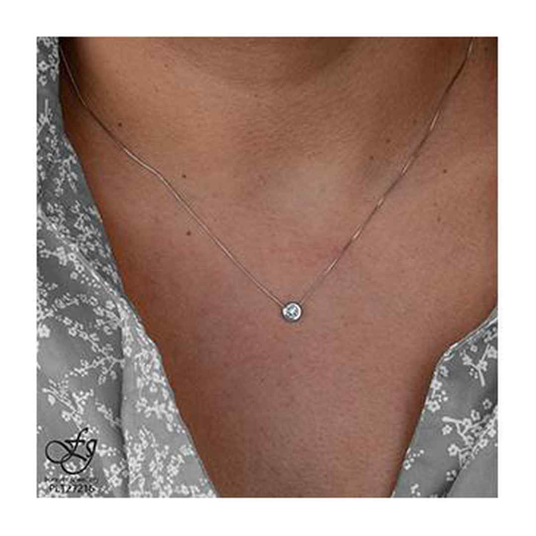 10K White Gold Diamond (0.02 ct. T.W.) Bezel Necklace