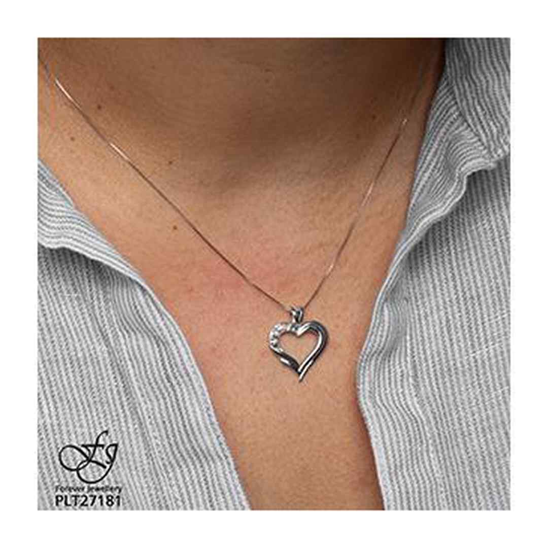 10K White Gold Diamond (0.04 ct. T.W)  Heart Necklace