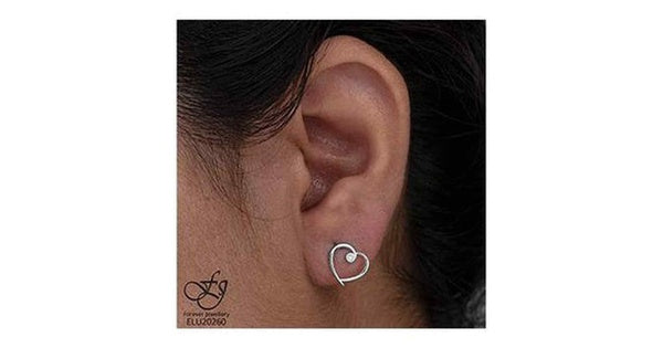 10K White Gold Diamond (0.04 ct. T.W) Heart & Bezel Studs