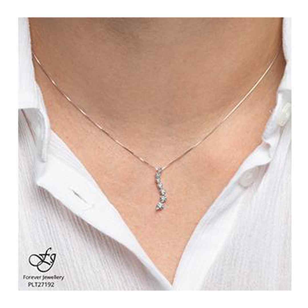 10K White Gold Diamond (0.04 ct. T.W.) Linear Drop Necklace