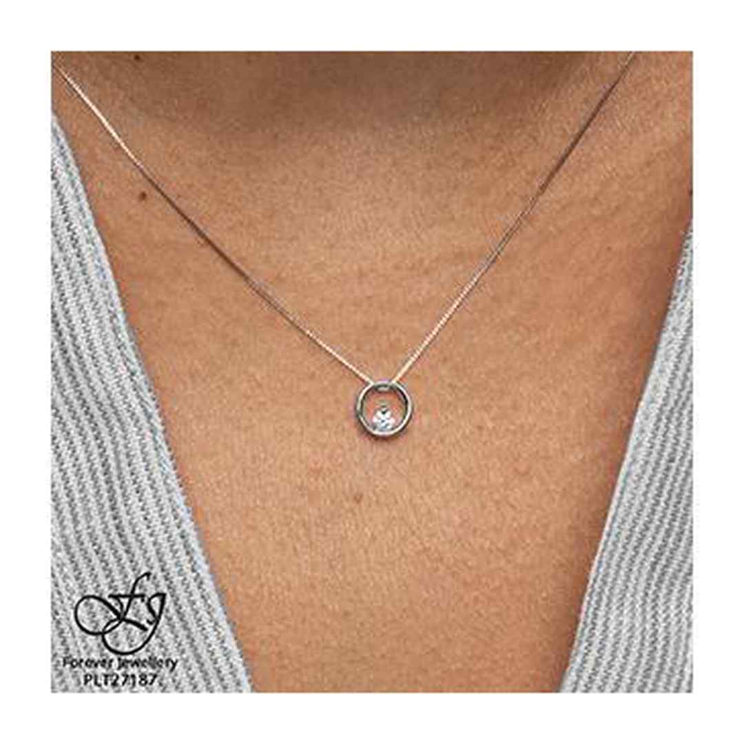 10K White Gold Solitaire Diamond (0.07 ct. T.W.) Circle Necklace