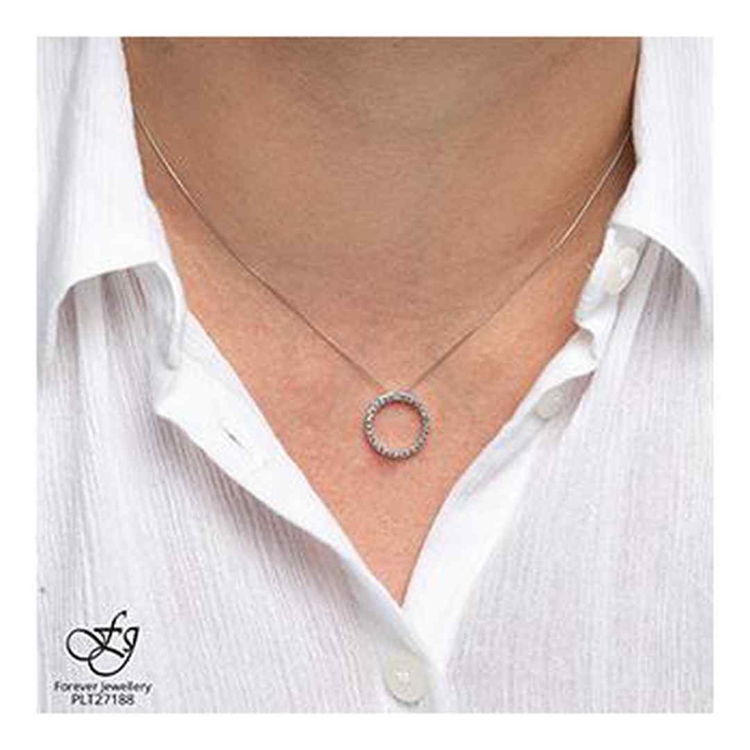 10K White Gold Diamond (0.05 ct. T.W.) Circle Necklace