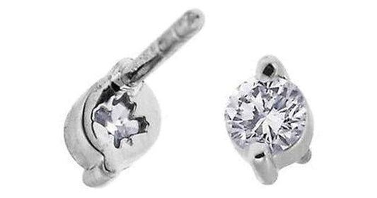 10K White Gold Canadian Diamond (0.15 ct T.W.) Double Clawed Studs
