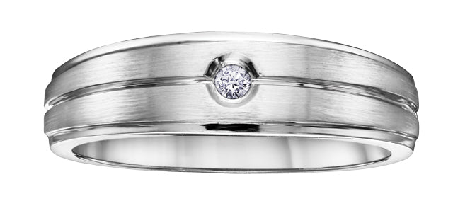 0.04 ct T.W. Solitaire Centre Accent White Gold Wedding Band